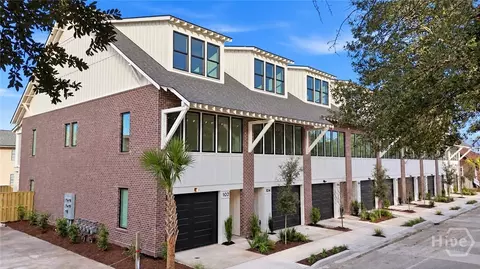 108 Pearl St, Savannah, GA 31405