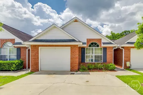 125 E Towne Park Dr, Rincon, GA 31326