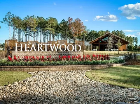 1095 Heartwood Ave, Richmond Hill, GA 31324