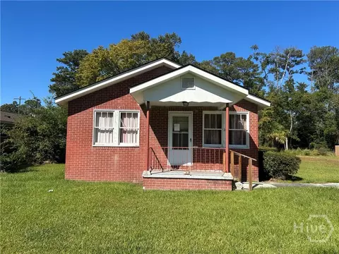 16 Redmond Ave, Garden City, GA 31408