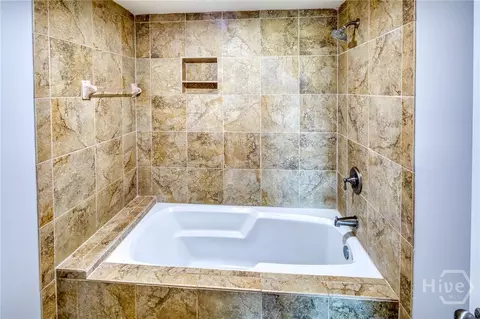 Bath - 3113 River Dr #12, Thunderbolt, GA 31404 photo 2 of 4
