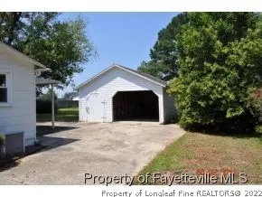 312 Spruce St, NC 28375 photo 4