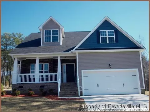 111 Honor Ln, Bunnlevel, NC 28323 photo 1