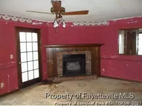 103 Crestview Dr, Dunn, NC 28334 photo 2