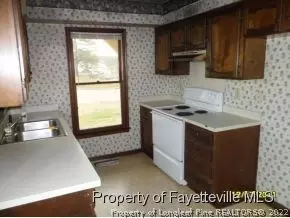 103 Crestview Dr, Dunn, NC 28334 photo 3