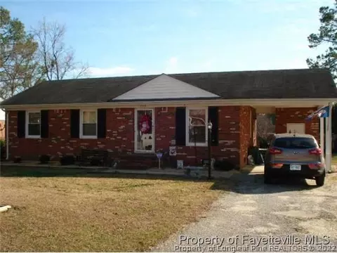 722 Queens Ave, Dunn, NC 28334 photo 1