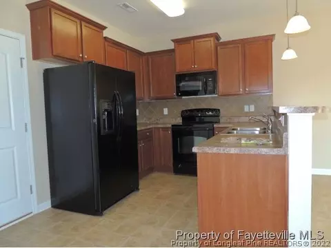 516 Bellgrove Dr, Hope Mills, NC 28348 photo 5