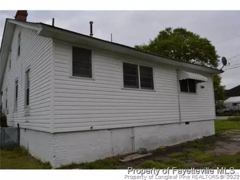 208 S 17th St, Erwin, NC 28339 photo 2