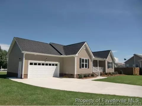 106 Bishop Ln, Dunn, NC 28334 photo 2