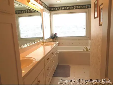 204 Curtis Dr, Erwin, NC 28339 photo 10