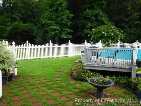 204 Curtis Dr, Erwin, NC 28339 photo 3
