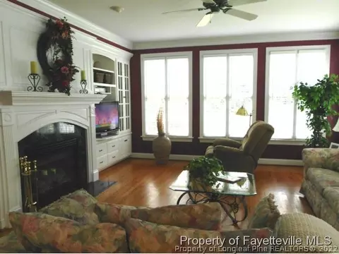 204 Curtis Dr, Erwin, NC 28339 photo 6