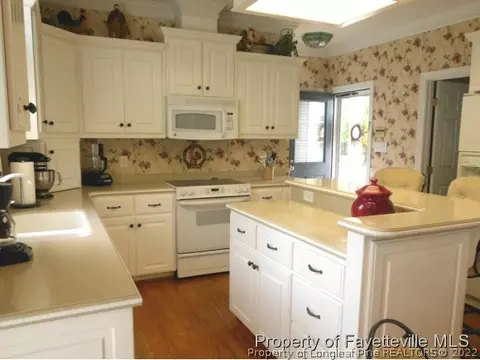 204 Curtis Dr, Erwin, NC 28339 photo 5
