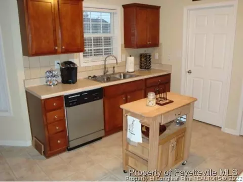 58 Great Oak Ct, Bunnlevel, NC 28323 photo 3
