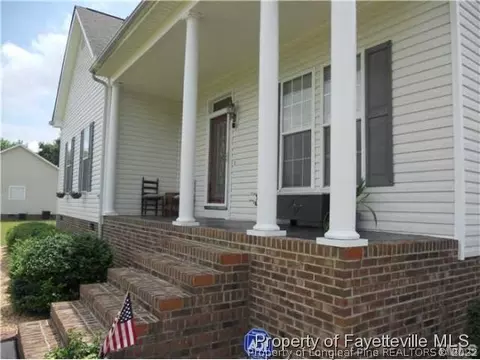 25 Heatherstone Ct, Benson, NC 27504 photo 2