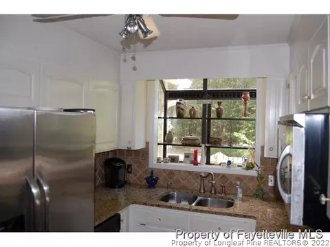 332 Thimbleberry Dr, Vass, NC 28394 photo 3