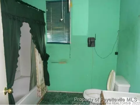 602 Eure St, Saint Pauls, NC 28384 photo 5