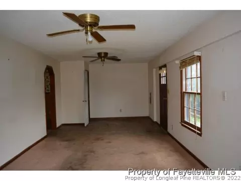 283 Melissa Dr, Dunn, NC 28334 photo 3