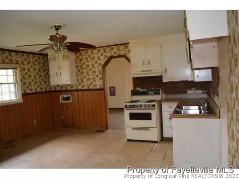 283 Melissa Dr, Dunn, NC 28334 photo 4