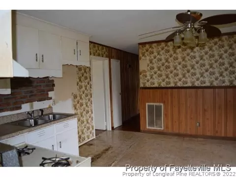 283 Melissa Dr, Dunn, NC 28334 photo 6