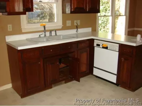 803 E Morris Cir, Dunn, NC 28334 photo 9