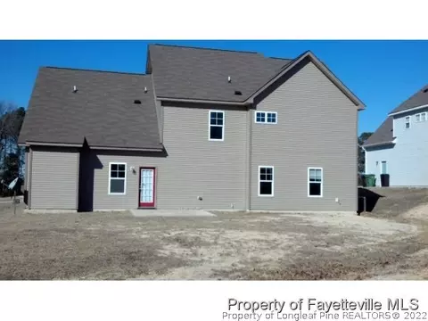 581 Heathrow Dr, Spring Lake, NC 28390 photo 2