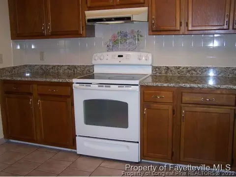 1007 Devonshire Trl, Aberdeen, NC 28315 photo 9
