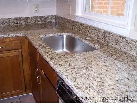 1007 Devonshire Trl, Aberdeen, NC 28315 photo 11