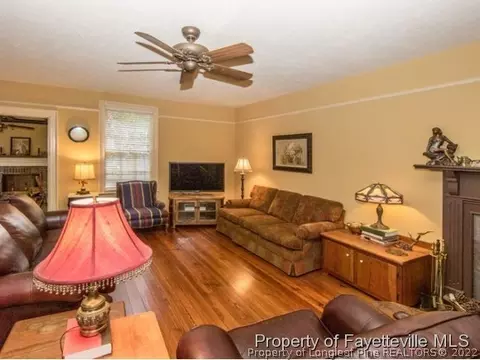 524 Carthage St, Cameron, NC 28326 photo 4