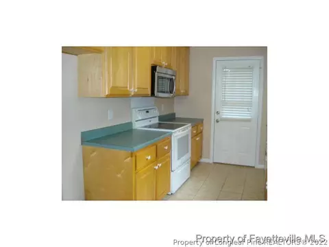 39 Oak Tree Ct, Dunn, NC 28334 photo 5