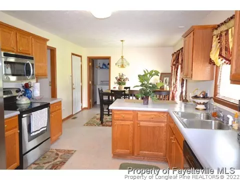 237 Saunders Ct, Spring Lake, NC 28390 photo 5