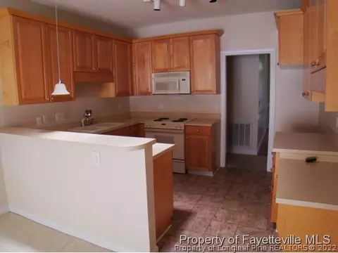790 Monticello Dr, Pinehurst, NC 28374 photo 5