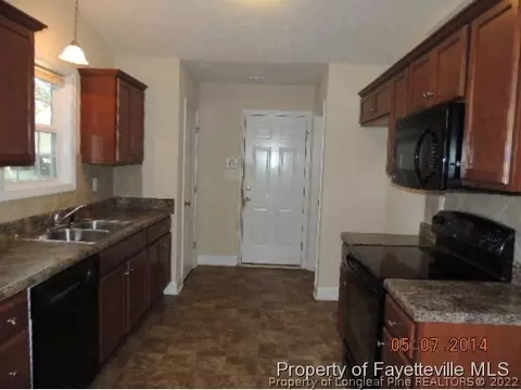 424 Sandstone Dr, Raeford, NC 28376 photo 6