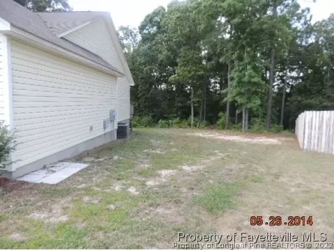 424 Sandstone Dr, Raeford, NC 28376 photo 2