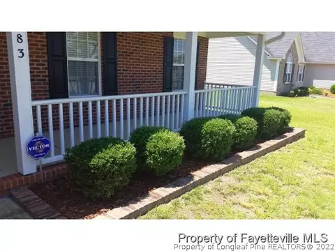 183 Hampton Dr, Raeford, NC 28376 photo 2