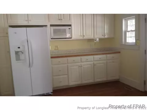 212 W Main St, Benson, NC 27504 photo 7
