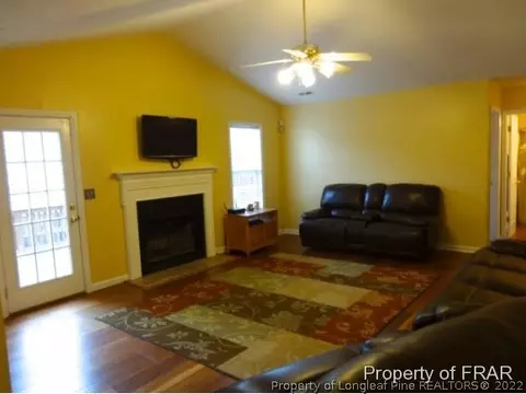 405 Buckeye Dr, Raeford, NC 28376 photo 3