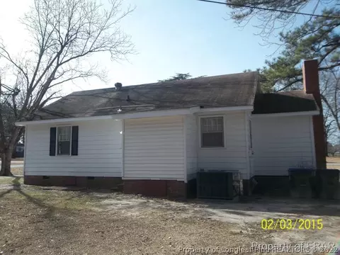304 N Wright St, Raeford, NC 28376 photo 2