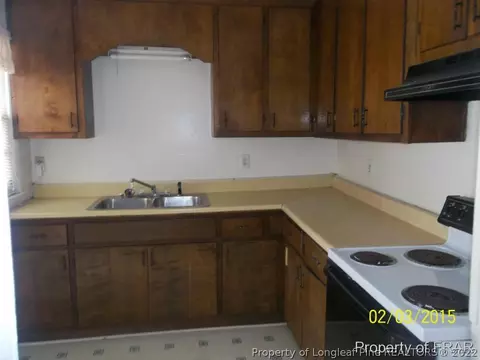304 N Wright St, Raeford, NC 28376 photo 8