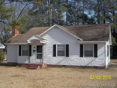 304 N Wright St, Raeford, NC 28376 photo 1