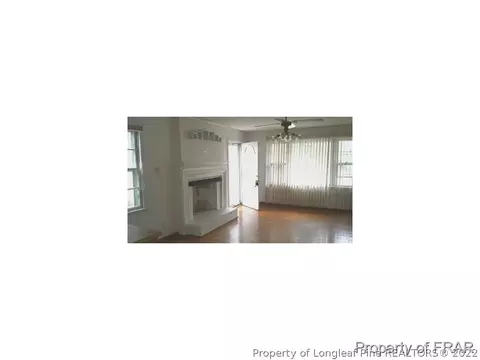 604 E Bay St, Dunn, NC 28334 photo 2