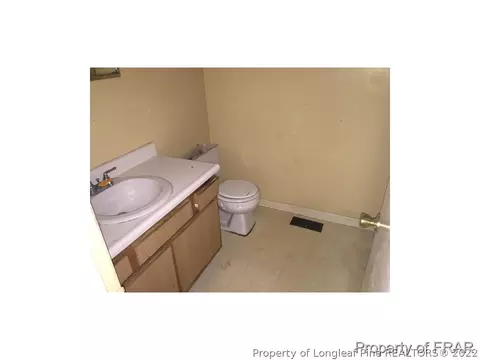 208 Eppingdale Dr, Spring Lake, NC 28390 photo 4
