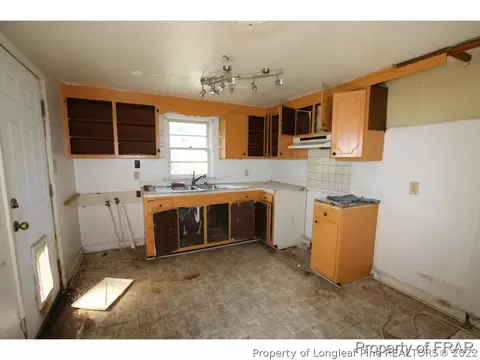 4204 Lee Rd, Wade, NC 28395 photo 5