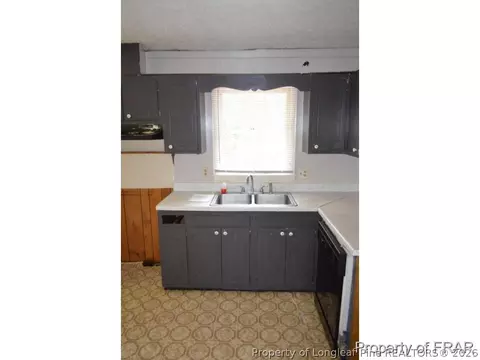 3604 Kenny Dr, Hope Mills, NC 28348 photo 4