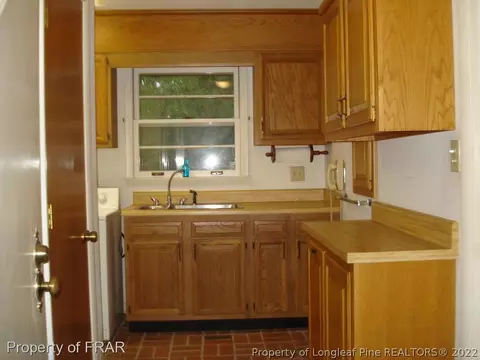 805 Davis Ave, Dunn, NC 28334 photo 2