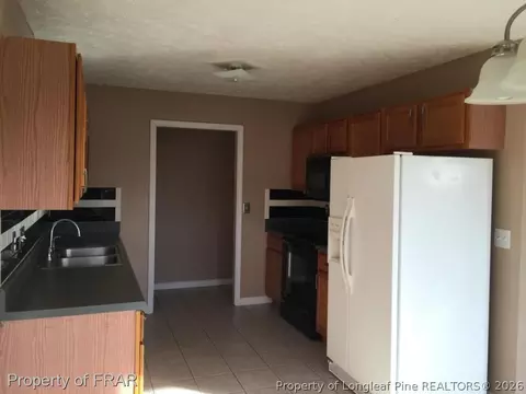 400 Eileen Dr, Spring Lake, NC 28390 photo 6