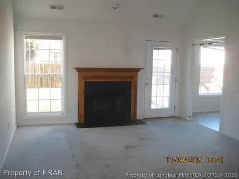 116 Edgecombe Dr, Spring Lake, NC 28390 photo 3