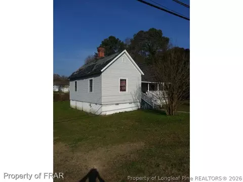 208 E I St, Erwin, NC 28339 photo 2