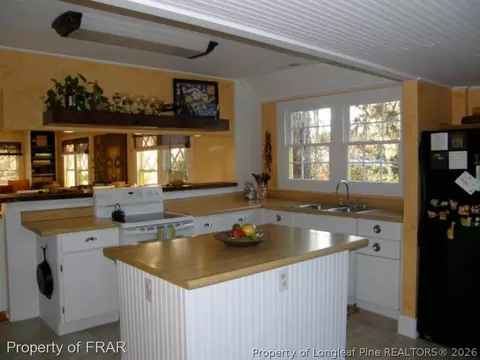 130 E Philadelphia Ave, Pinebluff, NC 28373 photo 10