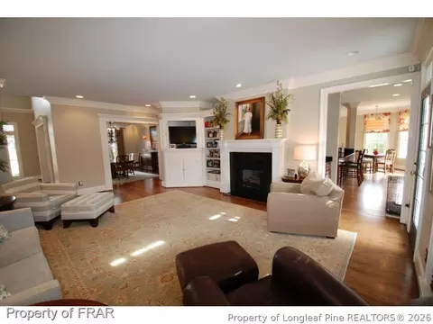 107 Windsor Dr, Dunn, NC 28334 photo 8